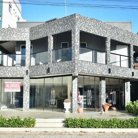 Апартаменты Residencial Melfi 3 Ap.1 Frente Бомбиньяс Экстерьер фото