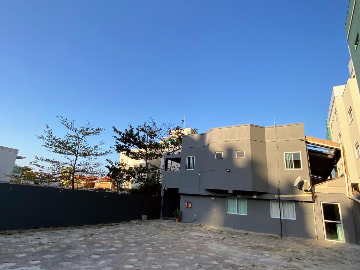 Апартаменты Residencial Melfi 3 Ap.1 Frente Бомбиньяс Экстерьер фото